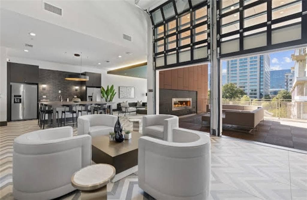 1 bedroom, 1 bathroom, 800 sq ft condominium for rent at 775 Juniper Street 234, Atlanta, GA 30308 for $2,000 a month — photo 4