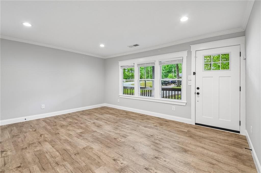 2 bedroom, 2 bathroom, 912 sq ft single family residence for sale at 5751 Lisa Lane, Austell, GA 30168 — photo 2