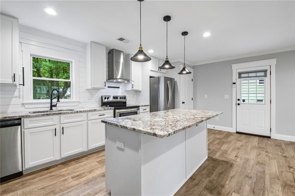 2 bedroom, 2 bathroom, 912 sq ft single family residence for sale at 5751 Lisa Lane, Austell, GA 30168 — photo 5