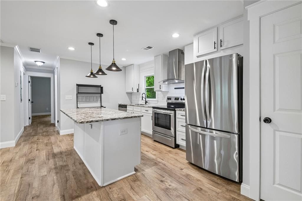 2 bedroom, 2 bathroom, 912 sq ft single family residence for sale at 5751 Lisa Lane, Austell, GA 30168 — photo 6
