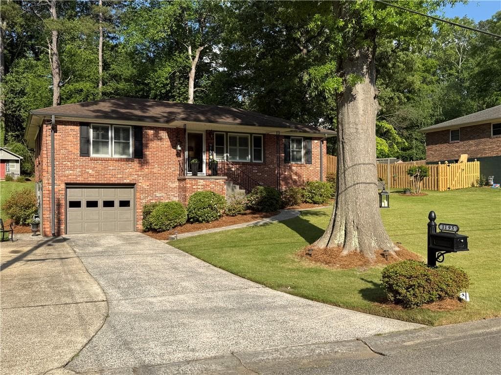3195 Woodview Drive, Smyrna, GA 30082 — most recent listing photo