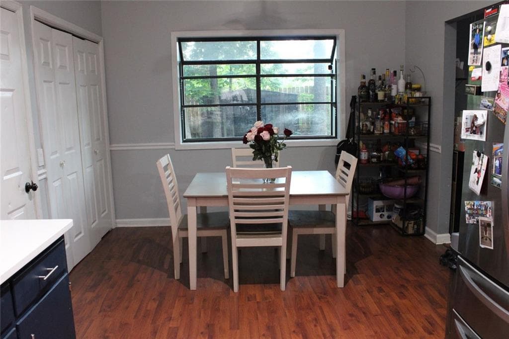 3 bedroom, 2 bathroom, 1,456 sq ft single family residence for sale at 1495 Royalwyn Circle, Macon, GA 31220 — photo 4