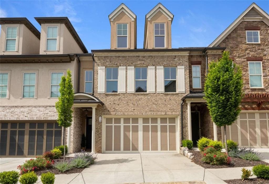 4 bedroom, 4 bathroom, 3,291 sq ft townhouse for sale at 118 Via Roma, Woodstock, GA 30188