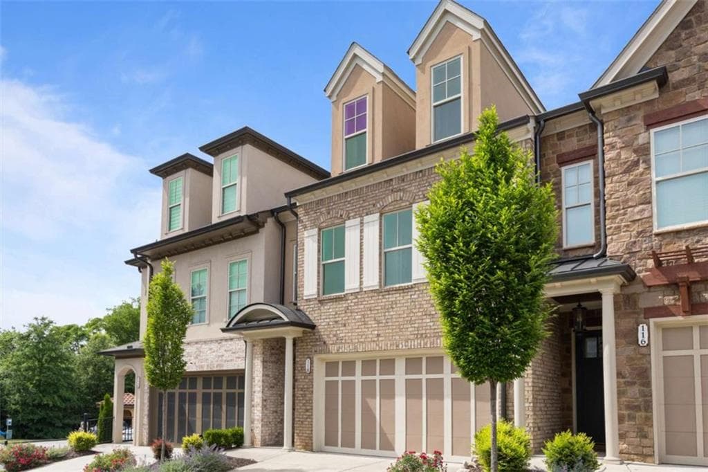 4 bedroom, 4 bathroom, 3,291 sq ft townhouse for sale at 118 Via Roma, Woodstock, GA 30188 — photo 2