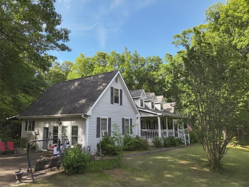 4 bedroom, 3 bathroom, 3,674 sq ft single family residence for sale at 2033 Peeksville Road, Locust Grove, GA 30248 — photo 3