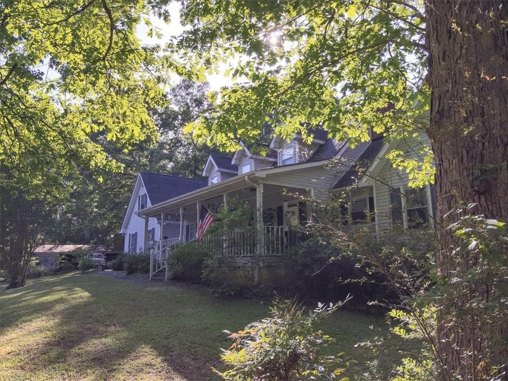 4 bedroom, 3 bathroom, 3,674 sq ft single family residence for sale at 2033 Peeksville Road, Locust Grove, GA 30248 — photo 4