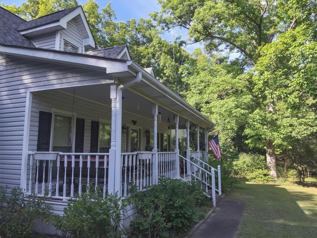 4 bedroom, 3 bathroom, 3,674 sq ft single family residence for sale at 2033 Peeksville Road, Locust Grove, GA 30248 — photo 5