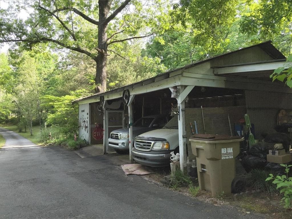 4 bedroom, 3 bathroom, 3,674 sq ft single family residence for sale at 2033 Peeksville Road, Locust Grove, GA 30248 — photo 8