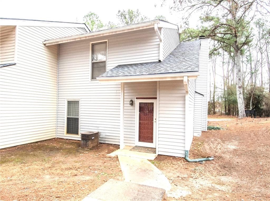 2 bedroom, 3 bathroom, 1,478 sq ft condominium for sale at 4338 Idlewood Lane, Tucker, GA 30084