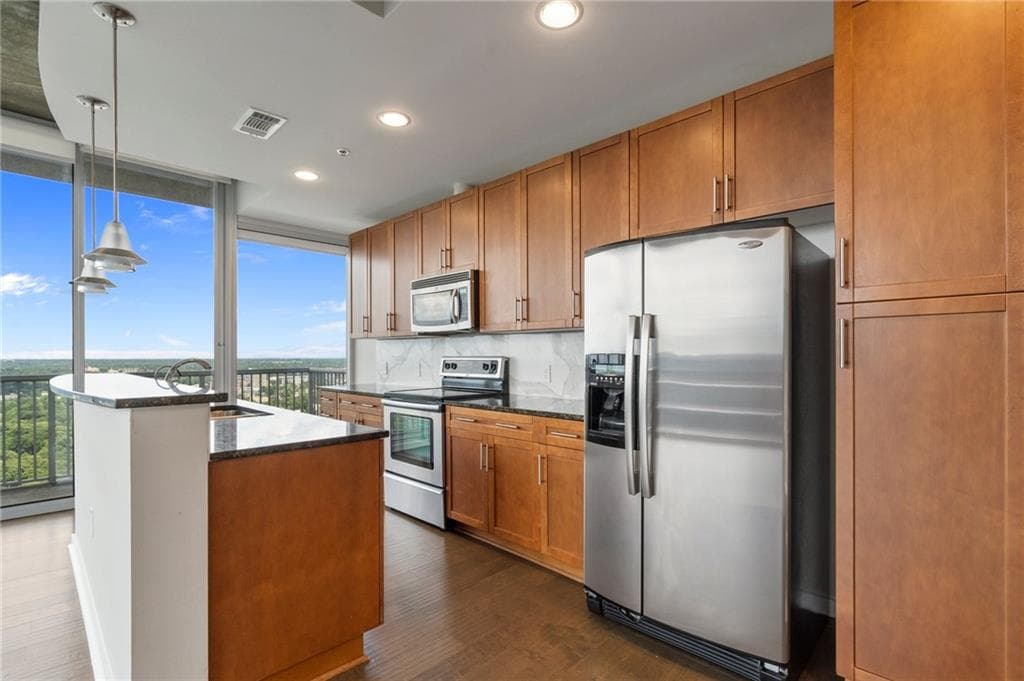 2 bedroom, 2 bathroom, 1,000 sq ft condominium for sale at 855 Peachtree Street 2914, Atlanta, GA 30308 — photo 7