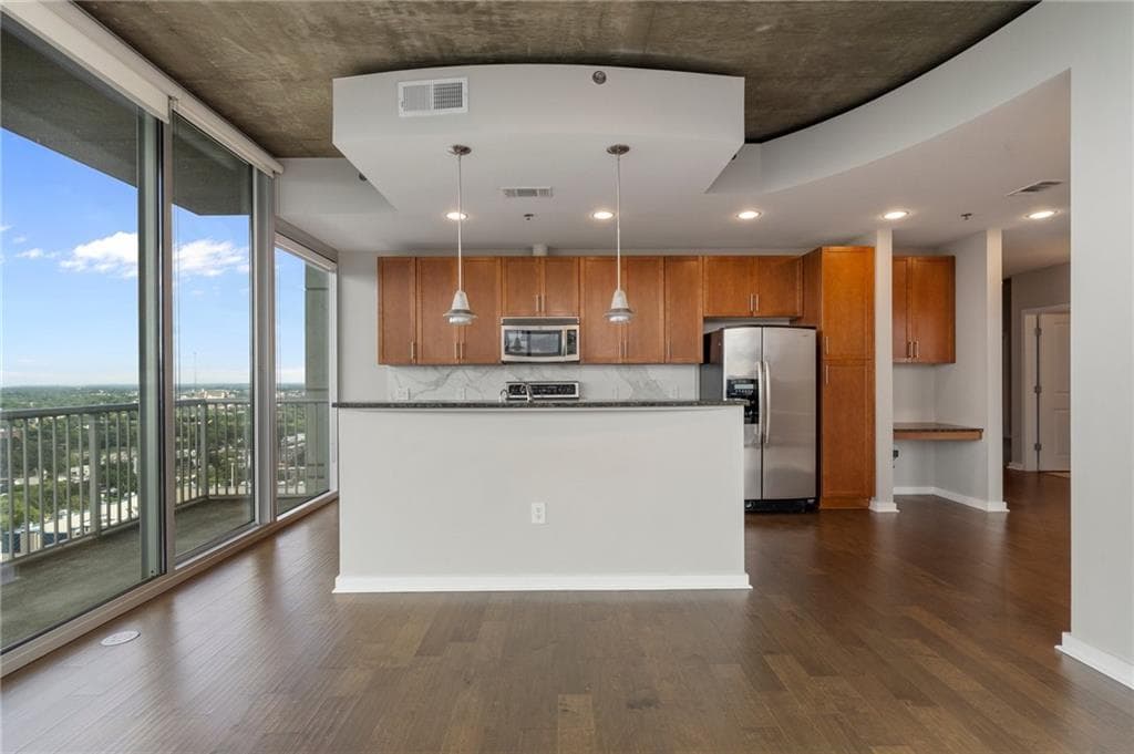 2 bedroom, 2 bathroom, 1,000 sq ft condominium for sale at 855 Peachtree Street 2914, Atlanta, GA 30308 — photo 9
