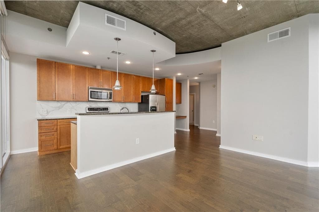2 bedroom, 2 bathroom, 1,000 sq ft condominium for sale at 855 Peachtree Street 2914, Atlanta, GA 30308 — photo 10