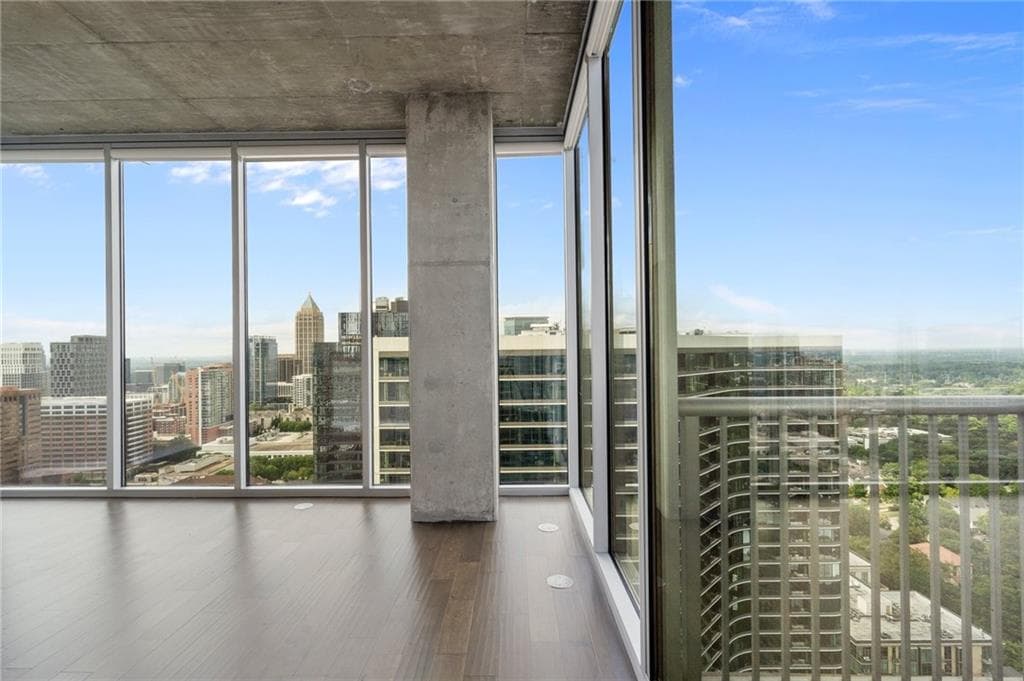 2 bedroom, 2 bathroom, 1,000 sq ft condominium for sale at 855 Peachtree Street 2914, Atlanta, GA 30308 — photo 5