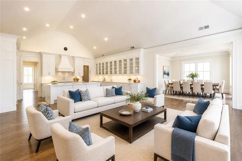 5 bedroom, 5 bathroom, 5,900 sq ft single family residence for sale at 4412 Brookview Drive, Atlanta, GA 30339 — photo 5