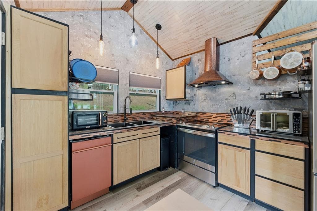 1 bedroom, 1 bathroom, 900 sq ft single family residence for sale at 1000 Victoria Landing Drive, Woodstock, GA 30189 — photo 9