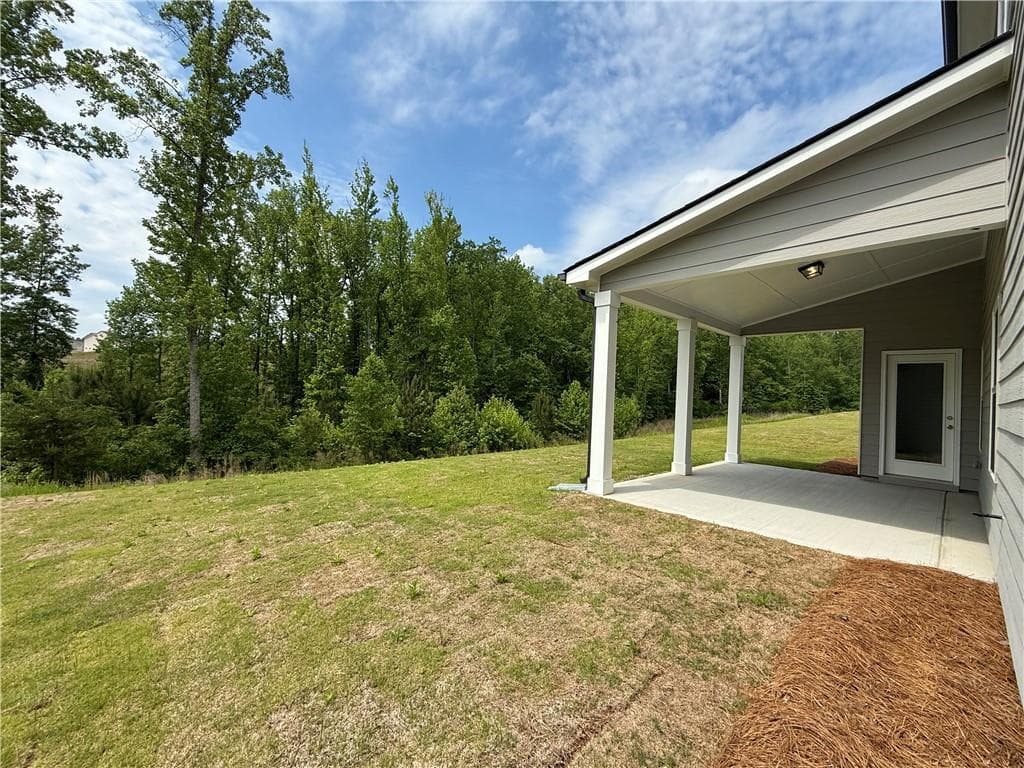 5 bedroom, 4 bathroom, 2,800 sq ft single family residence for sale at 5346 Windridge Parkway, Gainesville, GA 30507 — photo 4
