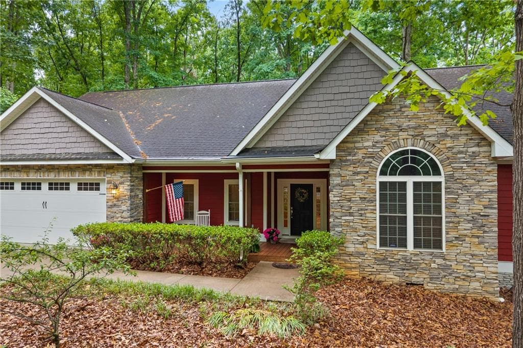 3 bedroom, 2 bathroom, 2,134 sq ft single family residence for sale at 45 Highland Shoals Court, Hartwell, GA 30643 — photo 4