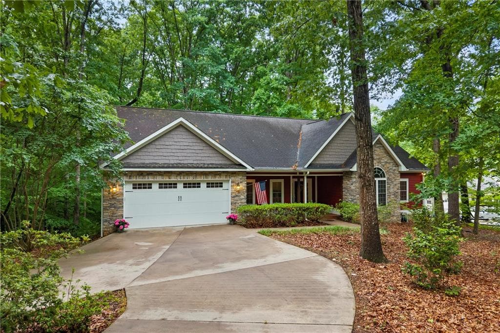 3 bedroom, 2 bathroom, 2,134 sq ft single family residence for sale at 45 Highland Shoals Court, Hartwell, GA 30643 — photo 5