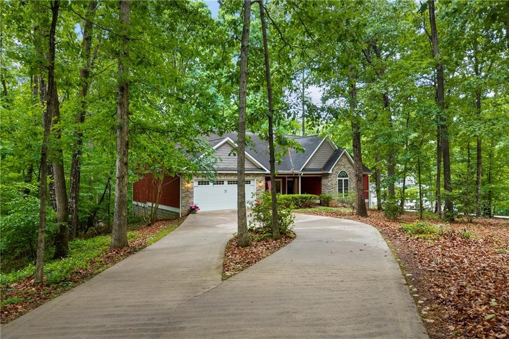 3 bedroom, 2 bathroom, 2,134 sq ft single family residence for sale at 45 Highland Shoals Court, Hartwell, GA 30643 — photo 6