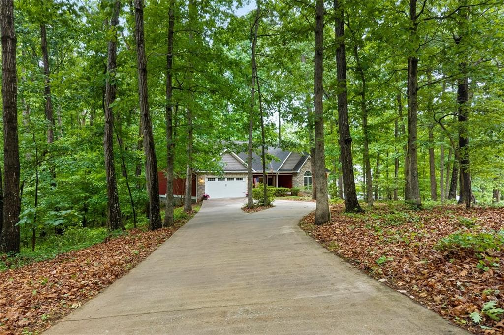3 bedroom, 2 bathroom, 2,134 sq ft single family residence for sale at 45 Highland Shoals Court, Hartwell, GA 30643 — photo 7