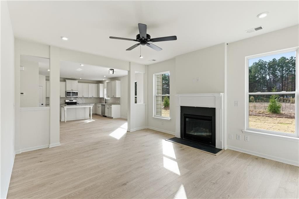 4 bedroom, 3 bathroom, 2,088 sq ft single family residence under contract at 373 Waterbluff Drive, Mableton, GA 30126 — photo 10