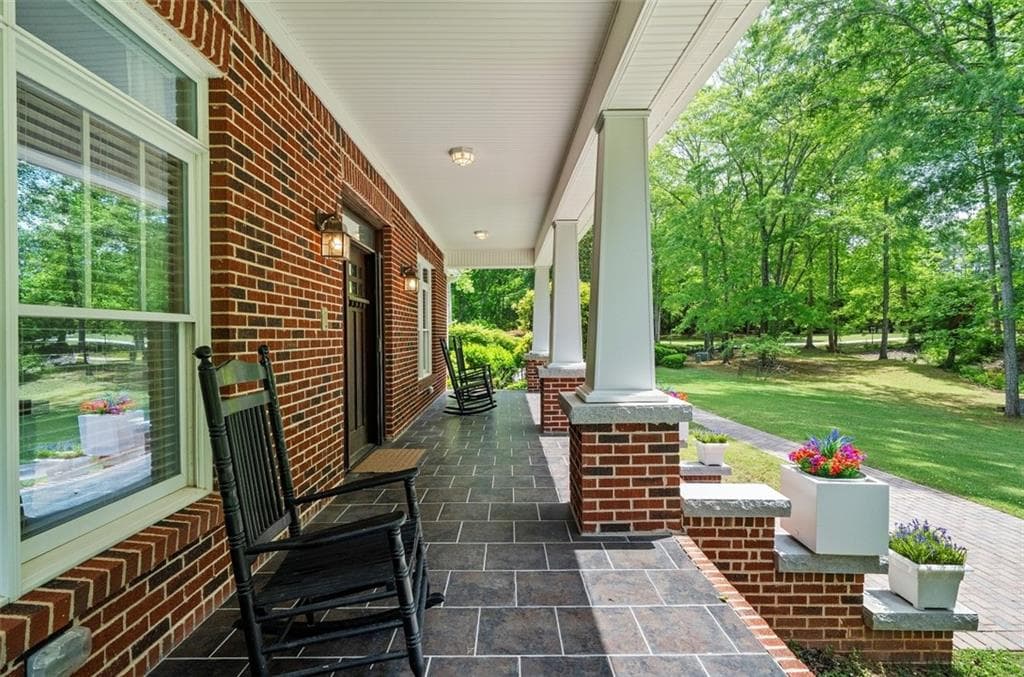 6 bedroom, 8 bathroom, 8,414 sq ft single family residence for sale at 11905 Hutcheson Ferry Road, Chattahoochee Hills, GA 30268 — photo 8