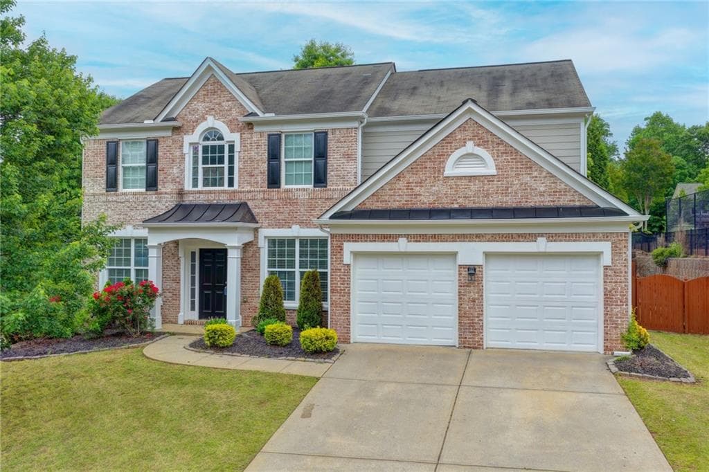 4 bedroom, 3 bathroom, 2,556 sq ft single family residence sold at 450 Hillingdon Way, Suwanee, GA 30024
