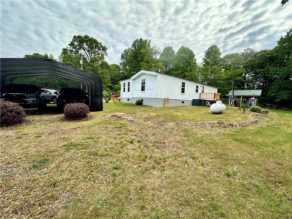 2 bedroom, 1 bathroom, 952 sq ft single family residence for sale at 7315 Wits End Drive, Gainesville, GA 30506 — photo 6