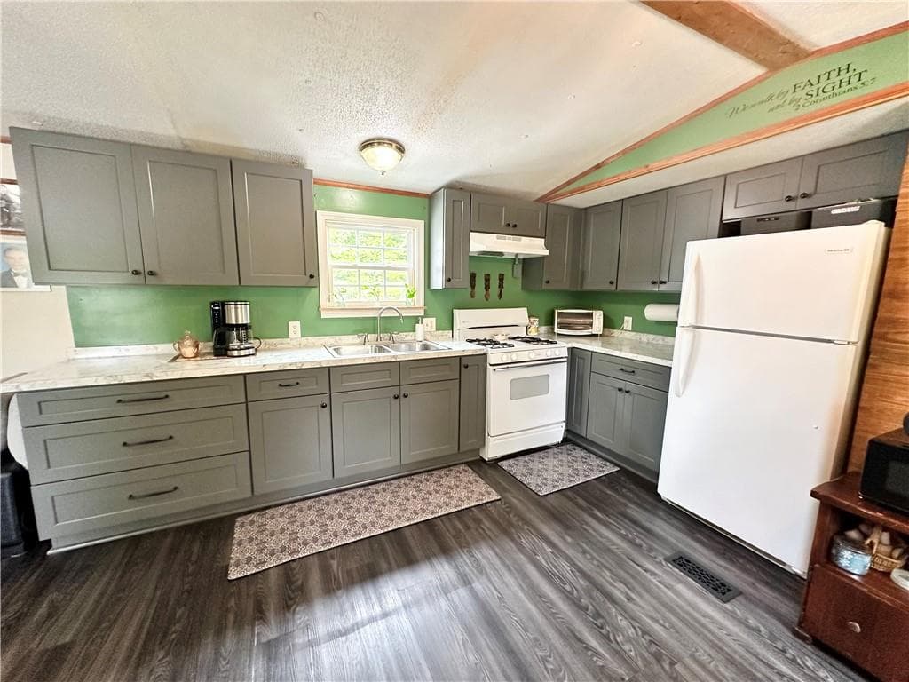 2 bedroom, 1 bathroom, 952 sq ft single family residence for sale at 7315 Wits End Drive, Gainesville, GA 30506 — photo 7