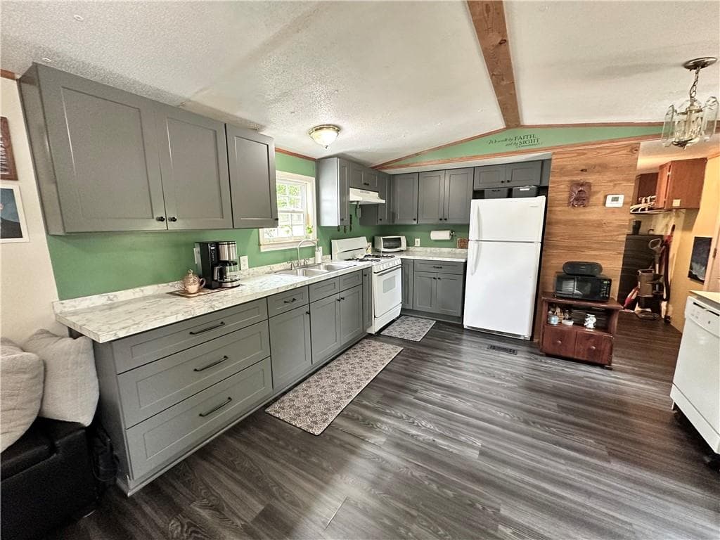 2 bedroom, 1 bathroom, 952 sq ft single family residence for sale at 7315 Wits End Drive, Gainesville, GA 30506 — photo 9