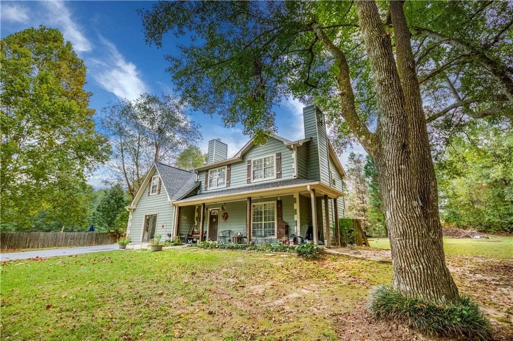 4 bedroom, 3 bathroom, 1,818 sq ft single family residence for sale at 1769 Brandi Lane, Loganville, GA 30052 — photo 3
