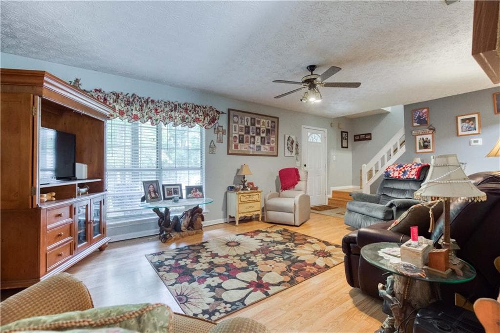 4 bedroom, 3 bathroom, 1,818 sq ft single family residence for sale at 1769 Brandi Lane, Loganville, GA 30052 — photo 7