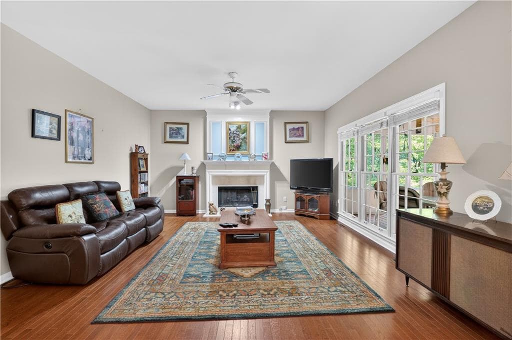 4 bedroom, 4 bathroom, 4,432 sq ft single family residence for sale at 11145 Sea Lilly Drive, Alpharetta, GA 30022 — photo 9
