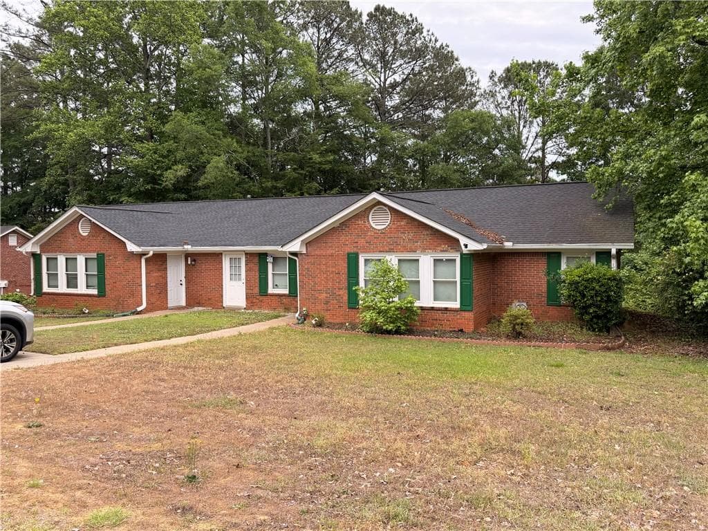 duplex under contract at 1916 Patterson Circle, Lawrenceville, GA 30044