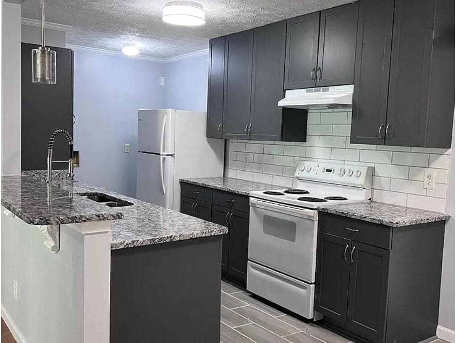 duplex under contract at 1916 Patterson Circle, Lawrenceville, GA 30044 — photo 2