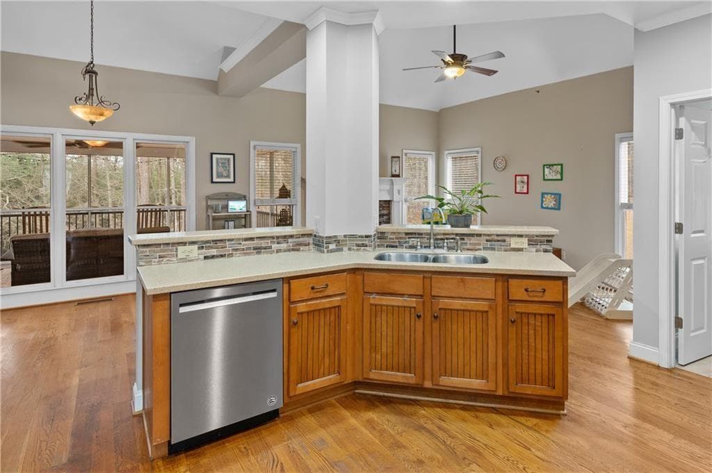 4 bedroom, 3 bathroom, 2,500 sq ft single family residence under contract at 15 Waterstone Drive, Cartersville, GA 30121 — photo 9