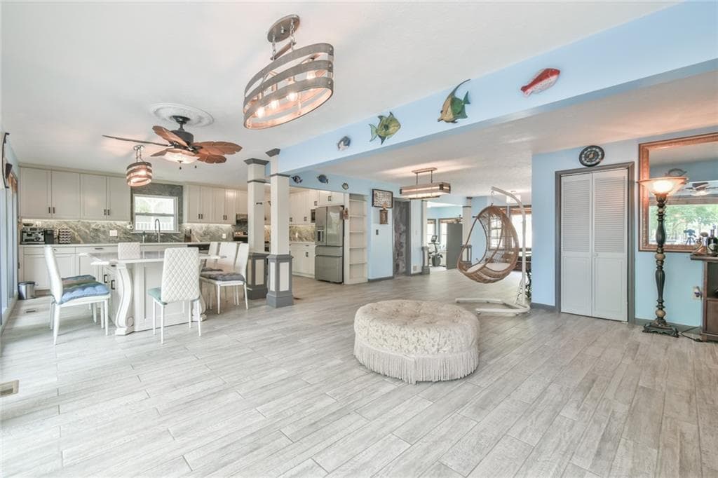 3 bedroom, 4 bathroom, 1,924 sq ft single family residence for sale at 591 Rue Cezzan, Lavonia, GA 30553 — photo 4