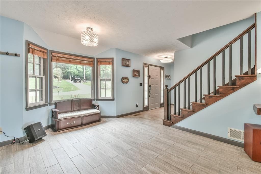 3 bedroom, 4 bathroom, 1,924 sq ft single family residence for sale at 591 Rue Cezzan, Lavonia, GA 30553 — photo 5