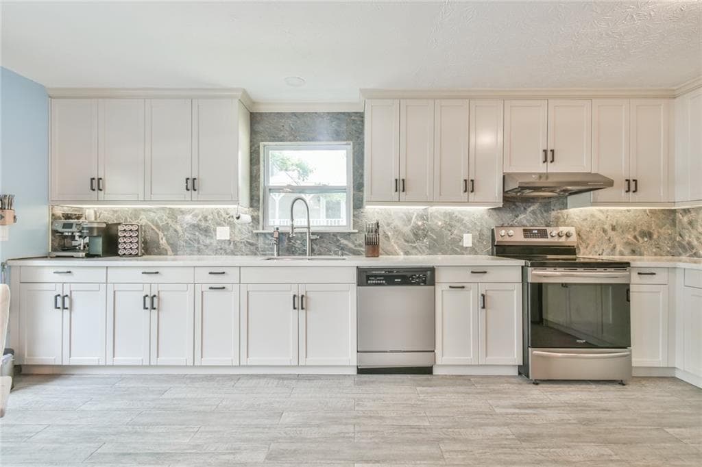 3 bedroom, 4 bathroom, 1,924 sq ft single family residence for sale at 591 Rue Cezzan, Lavonia, GA 30553 — photo 7