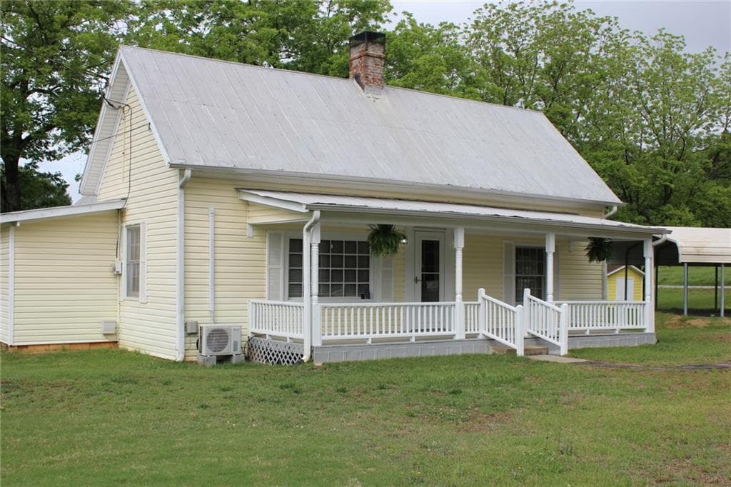 3 bedroom, 1 bathroom, 1,196 sq ft single family residence for sale at 5705 P W A Drive, Cumming, GA 30041 — photo 4