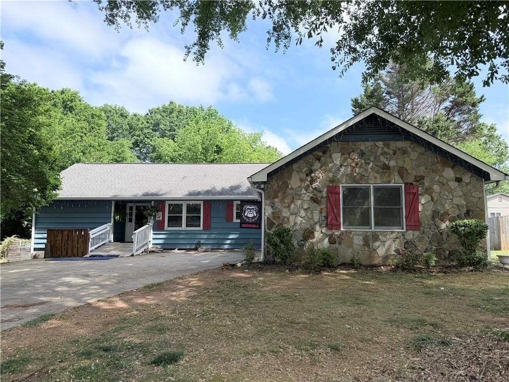 1535 Meadowview Drive