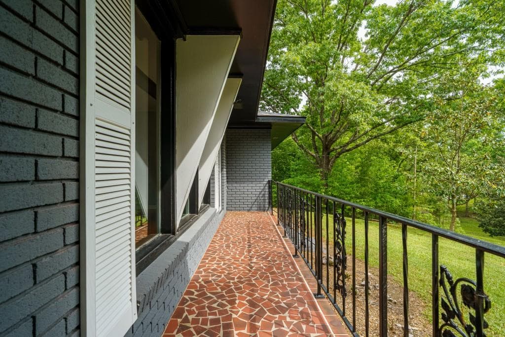 6 bedroom, 4 bathroom, 3,489 sq ft single family residence under contract at 244 Forest Hill Road, Dalton, GA 30720 — photo 8