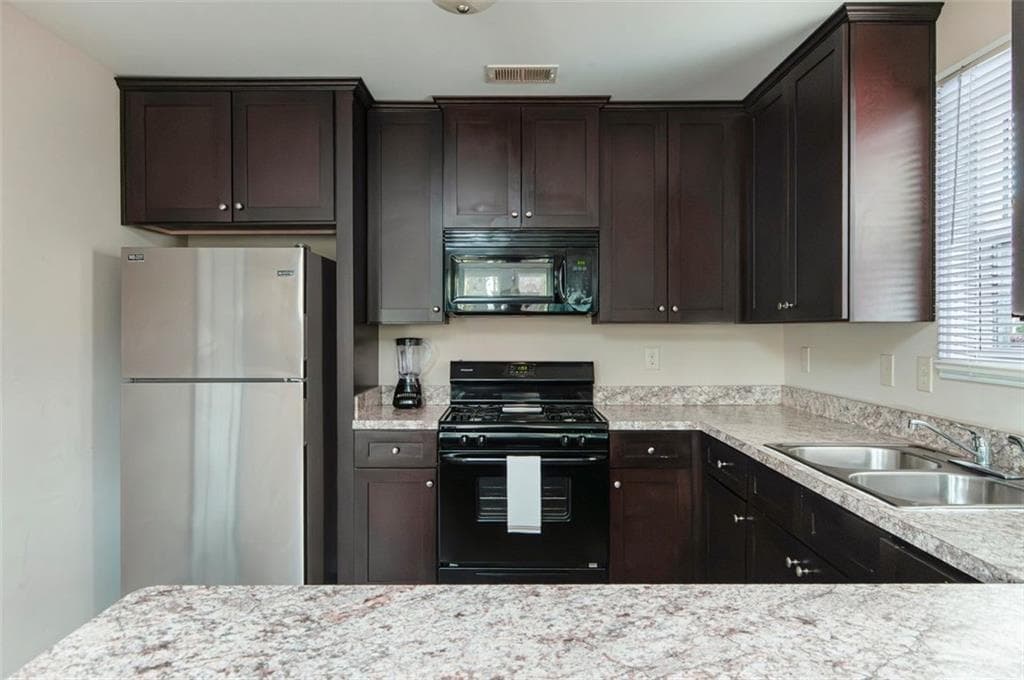 3 bedroom, 3 bathroom, 1,836 sq ft single family residence for sale at 617 Arrowhead Drive, Dallas, GA 30132 — photo 7