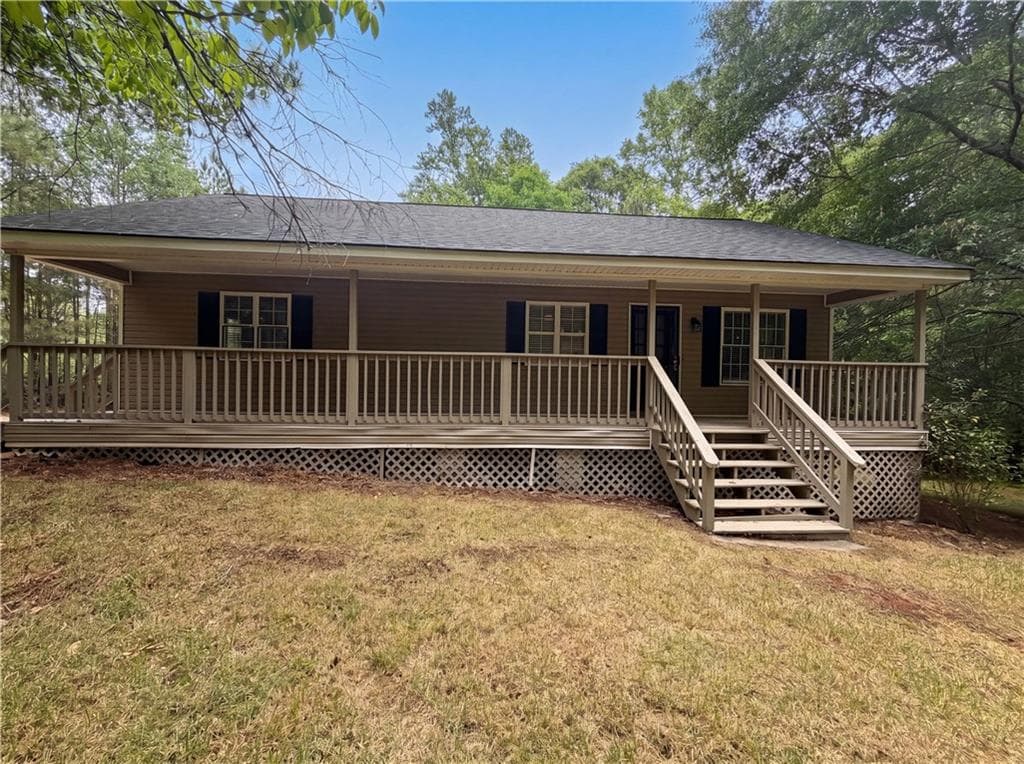 3 bedroom, 2 bathroom, 1,300 sq ft single family residence sold at 2860 Oxford Road, Atlanta, GA 30349