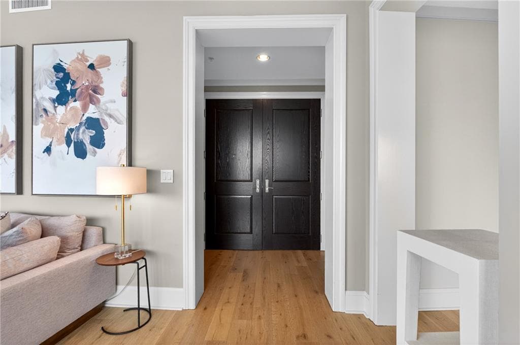 2 bedroom, 3 bathroom, 2,105 sq ft condominium under contract at 3344 Peachtree Road 3105, Atlanta, GA 30326 — photo 5