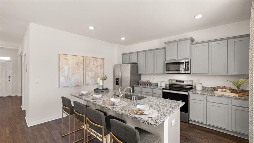 4 bedroom, 3 bathroom, 2,338 sq ft single family residence for sale at 406 Teamon Pointe Drive, Griffin, GA 30223 — photo 8