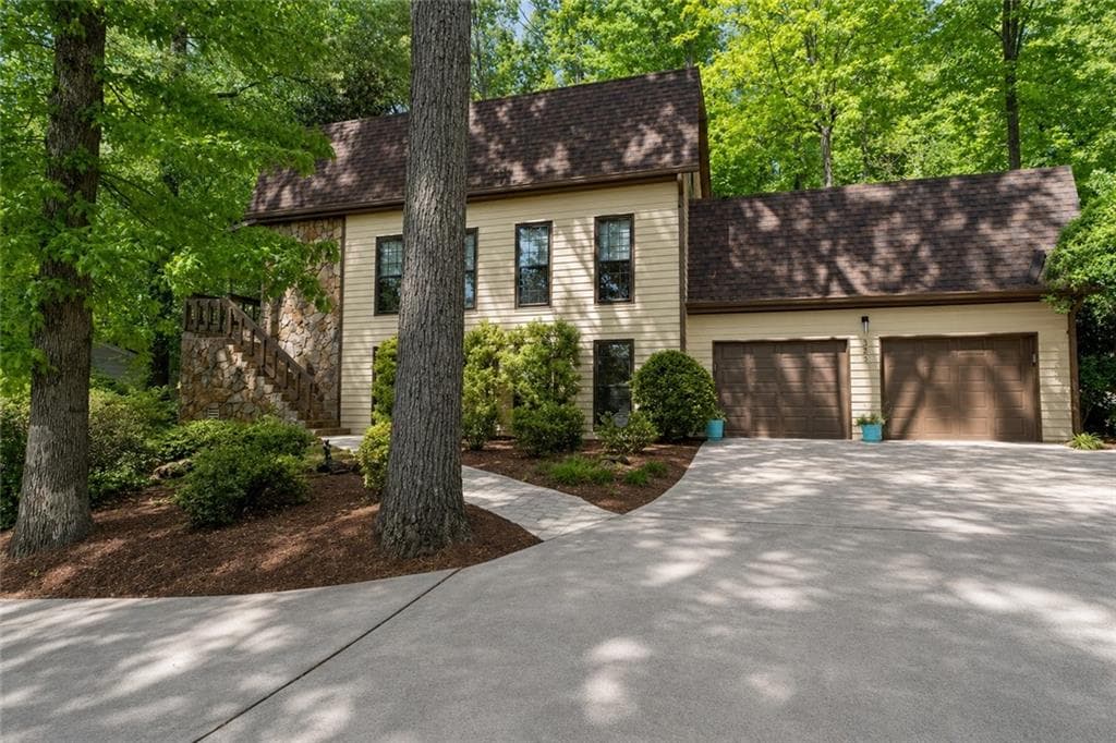 4 bedroom, 4 bathroom, 3,584 sq ft single family residence for sale at 395 Nottingham Drive, Marietta, GA 30066