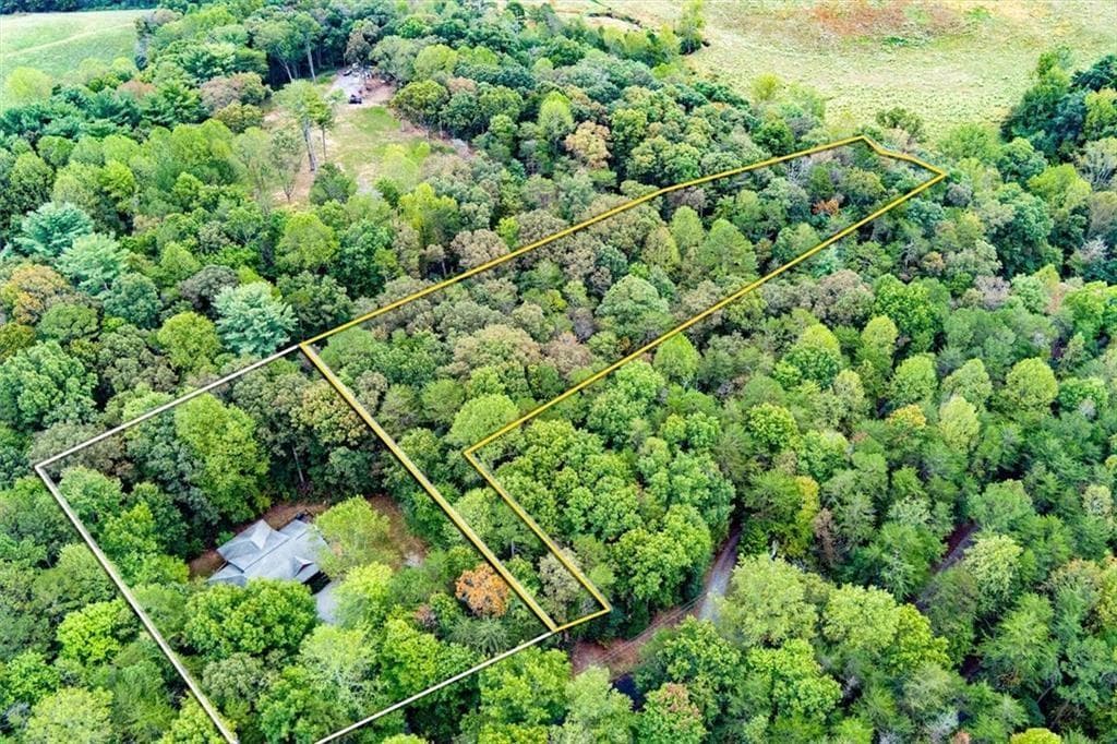 4 bedroom, 3 bathroom, 3,390 sq ft single family residence for sale at 67 Ballard Lane, Ellijay, GA 30536 — photo 5