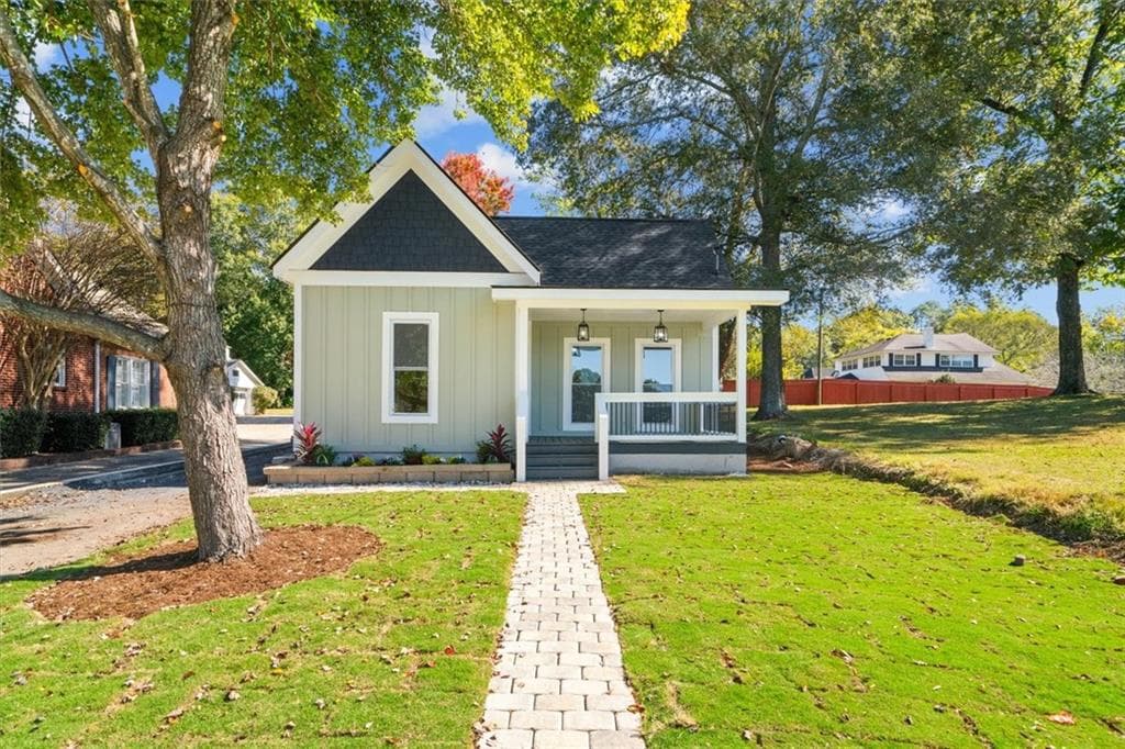 3 bedroom, 3 bathroom, 1,659 sq ft single family residence for sale at 515 Woodlawn Avenue, Calhoun, GA 30701 — photo 4