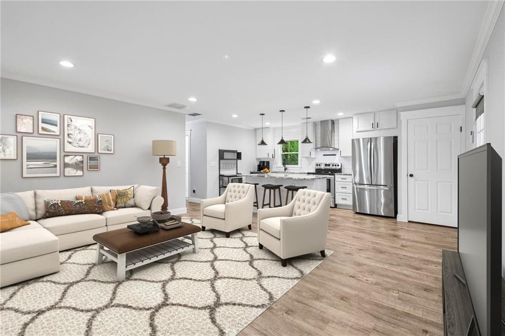 2 bedroom, 2 bathroom, 912 sq ft single family residence for sale at 5751 Lisa Lane, Austell, GA 30168 — photo 3